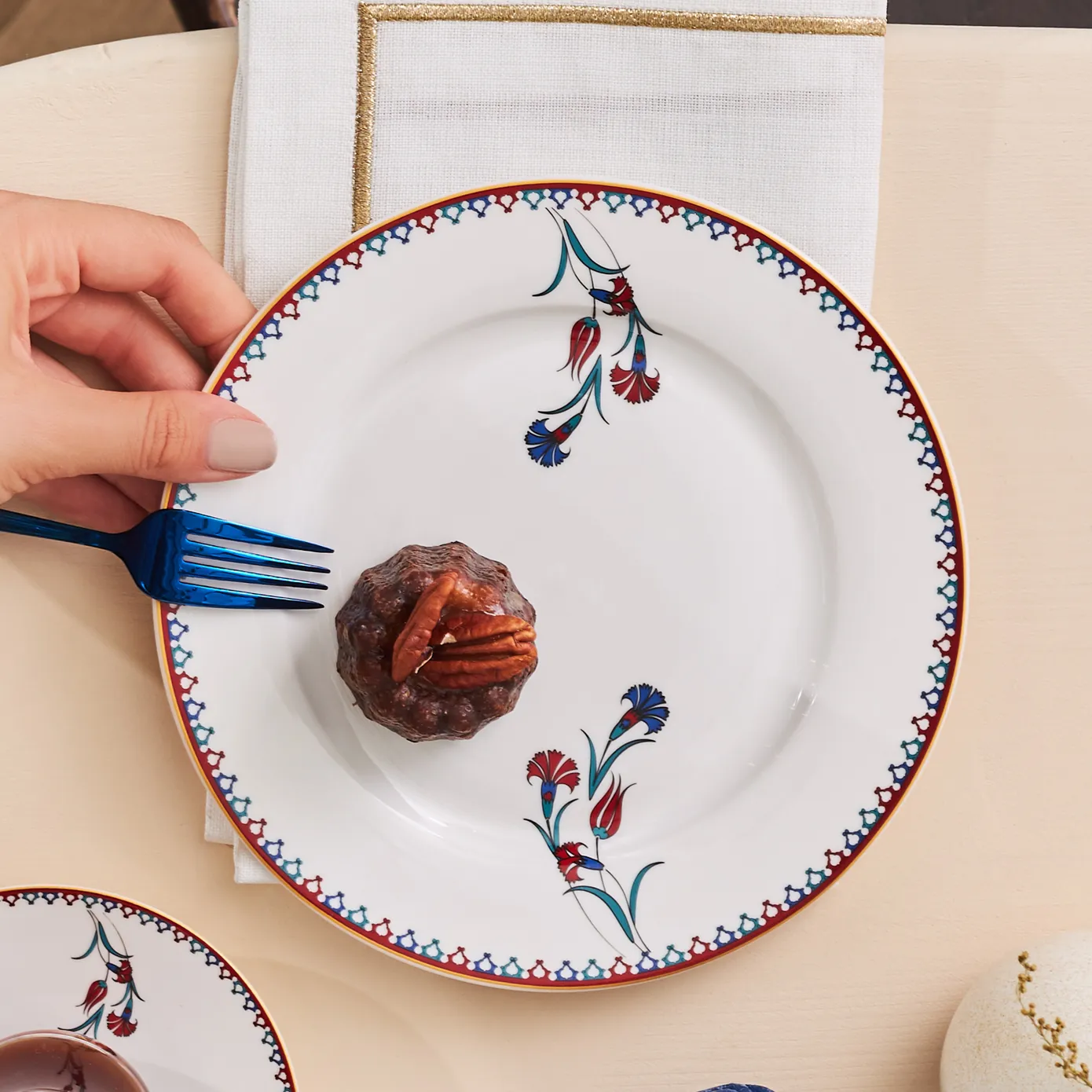 Assiette à dessert Karaca Nakkaş pour 6 personnes, 18 pièces - Image 5