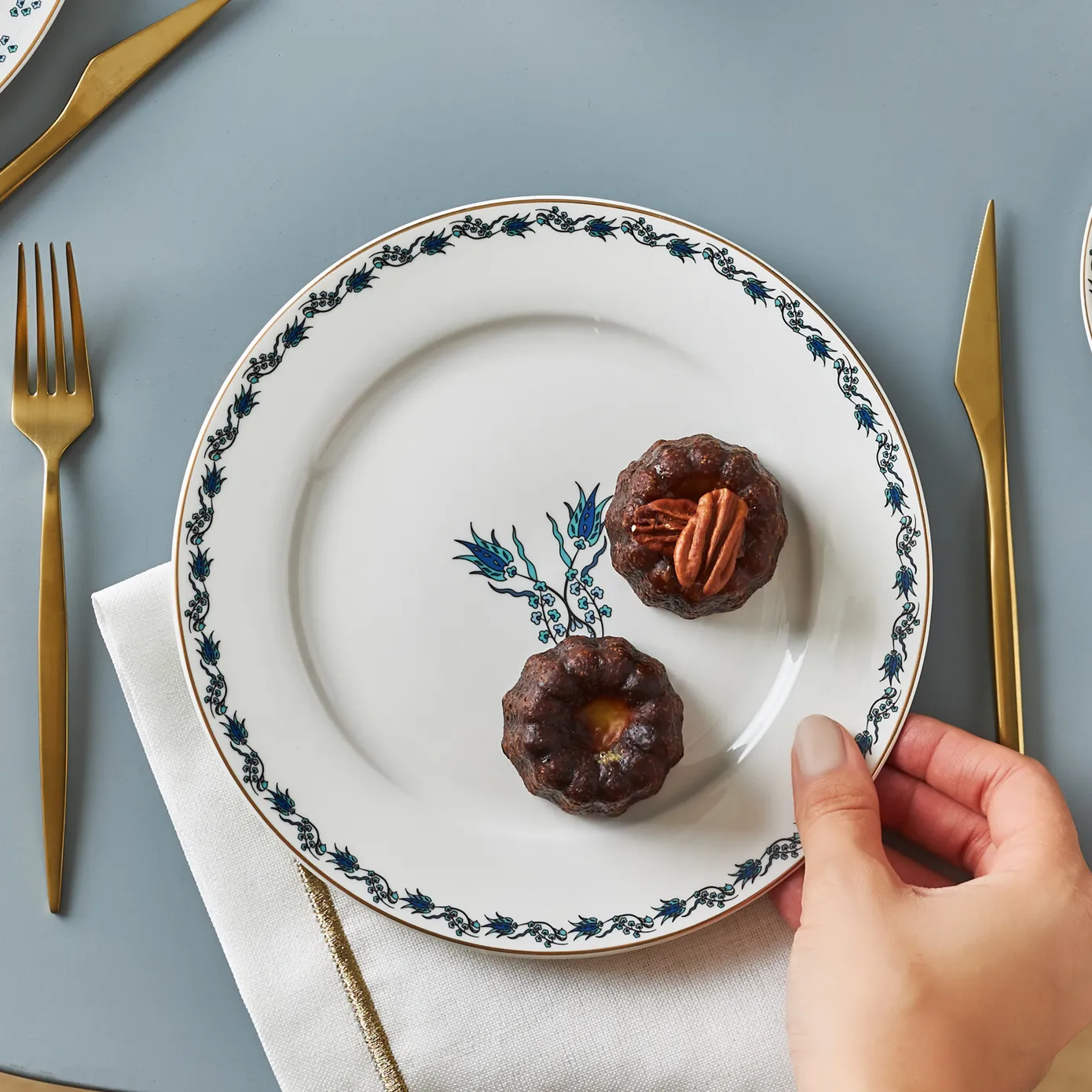 Assiettes à dessert Karaca İznik pour 6 personnes, 18 pièces - Image 2