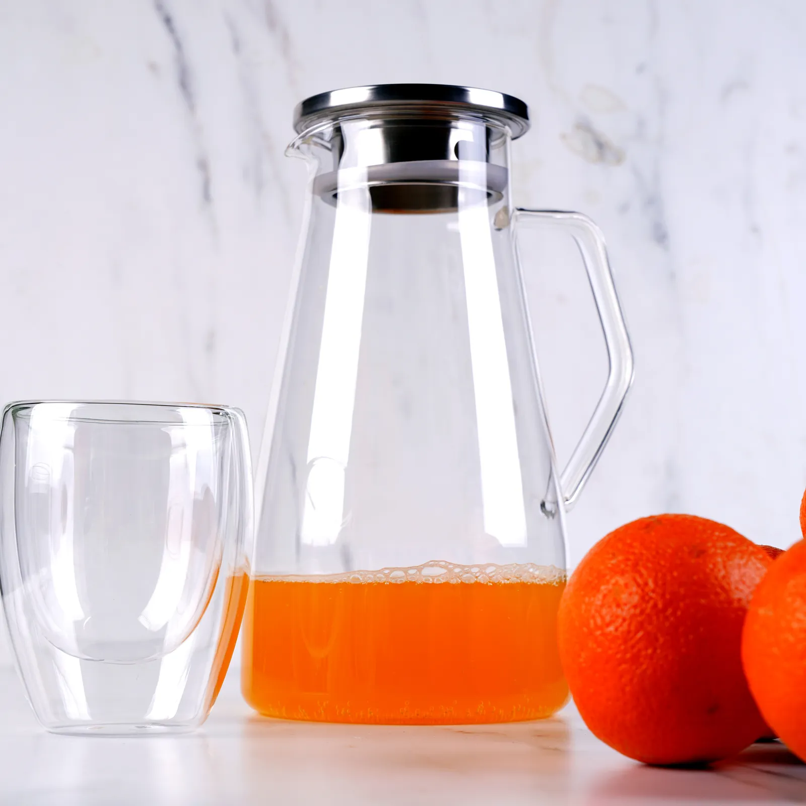 Carafe à eau Karaca en verre borosilicate et acier inoxydable, 1 700 ml - Image 4