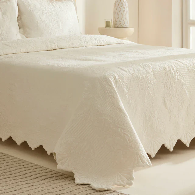Ensemble de Couvre-lit Camille Écru 230x240 cm + 2 Taies (50x70 cm) - Image 4