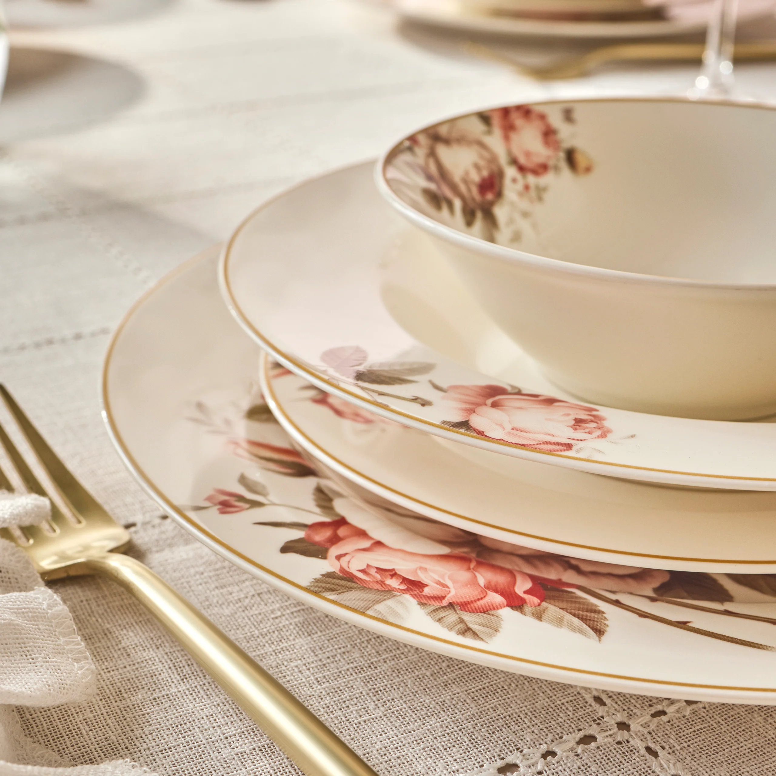 Karaca Bone China Rosie Service de Table 24 Pièces pour 6 Personnes, Multicolore - Image 10