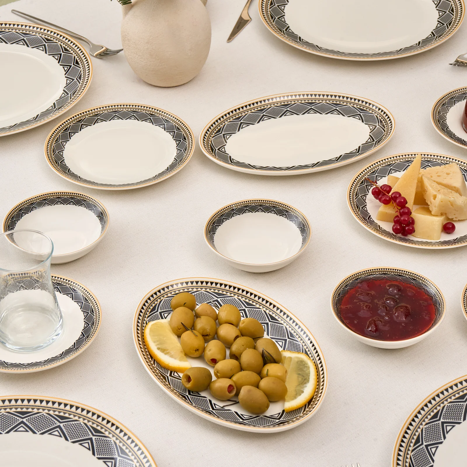 Karaca Globe, Service de petit-déjeuner 26 pièces pour 6 personnes - Image 3