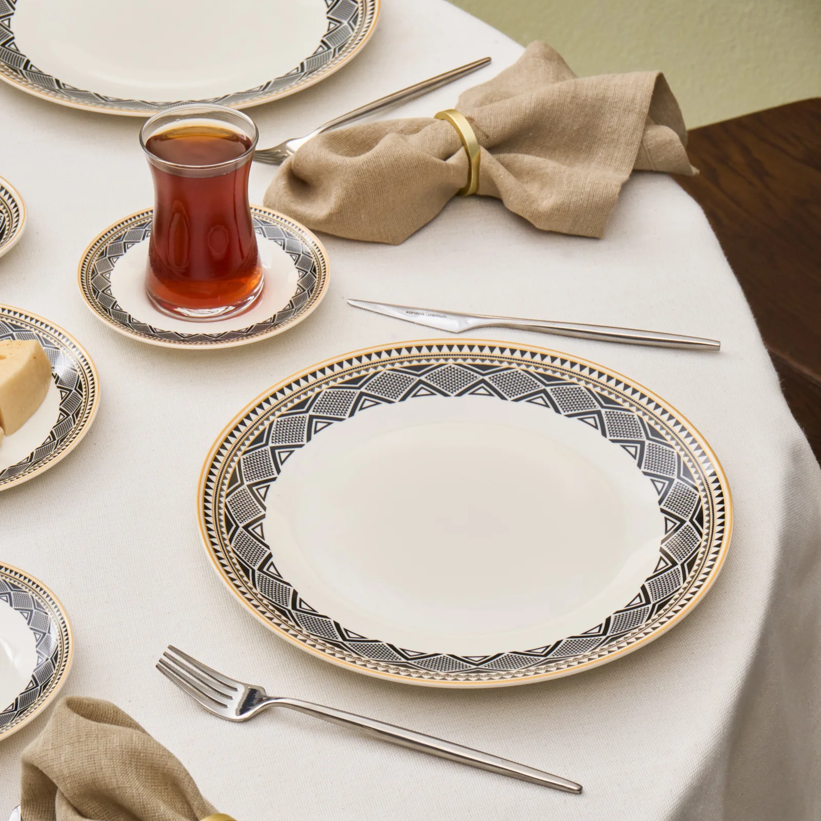 Karaca Globe, Service de petit-déjeuner 26 pièces pour 6 personnes - Image 5