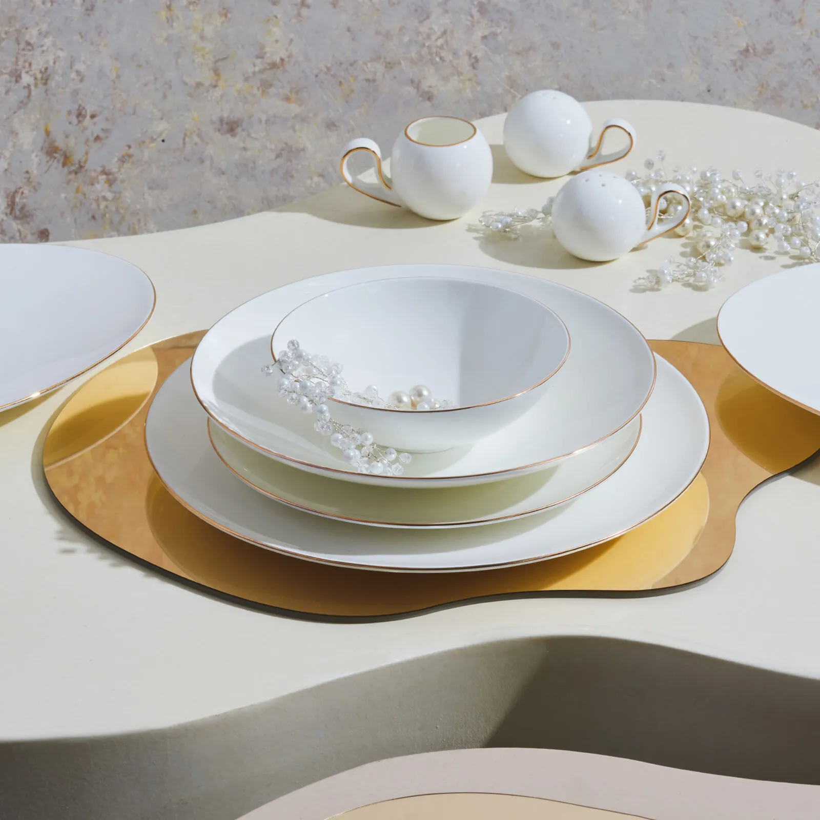 Karaca Red Carpet Collection Service de table Fine Pearl Extra Chanak pour 12 personnes, 62 pièces, doré - Image 2