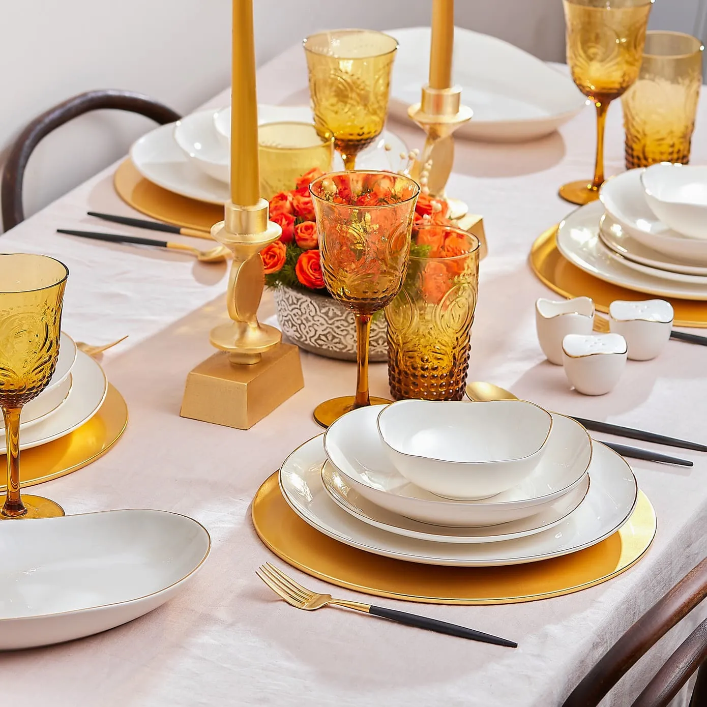 Karaca Red Carpet Collection Service de table Streamline Middle pour 12 personnes, 56 pièces - Image 4
