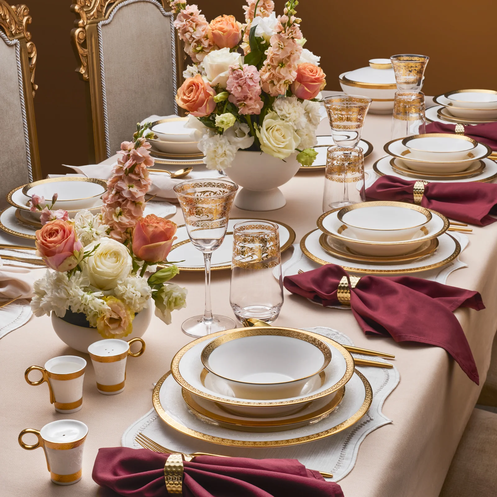 Karaca Royal Bone China Victoria Service de Table 55 Pièces pour 12 Personnes, Or - Image 2