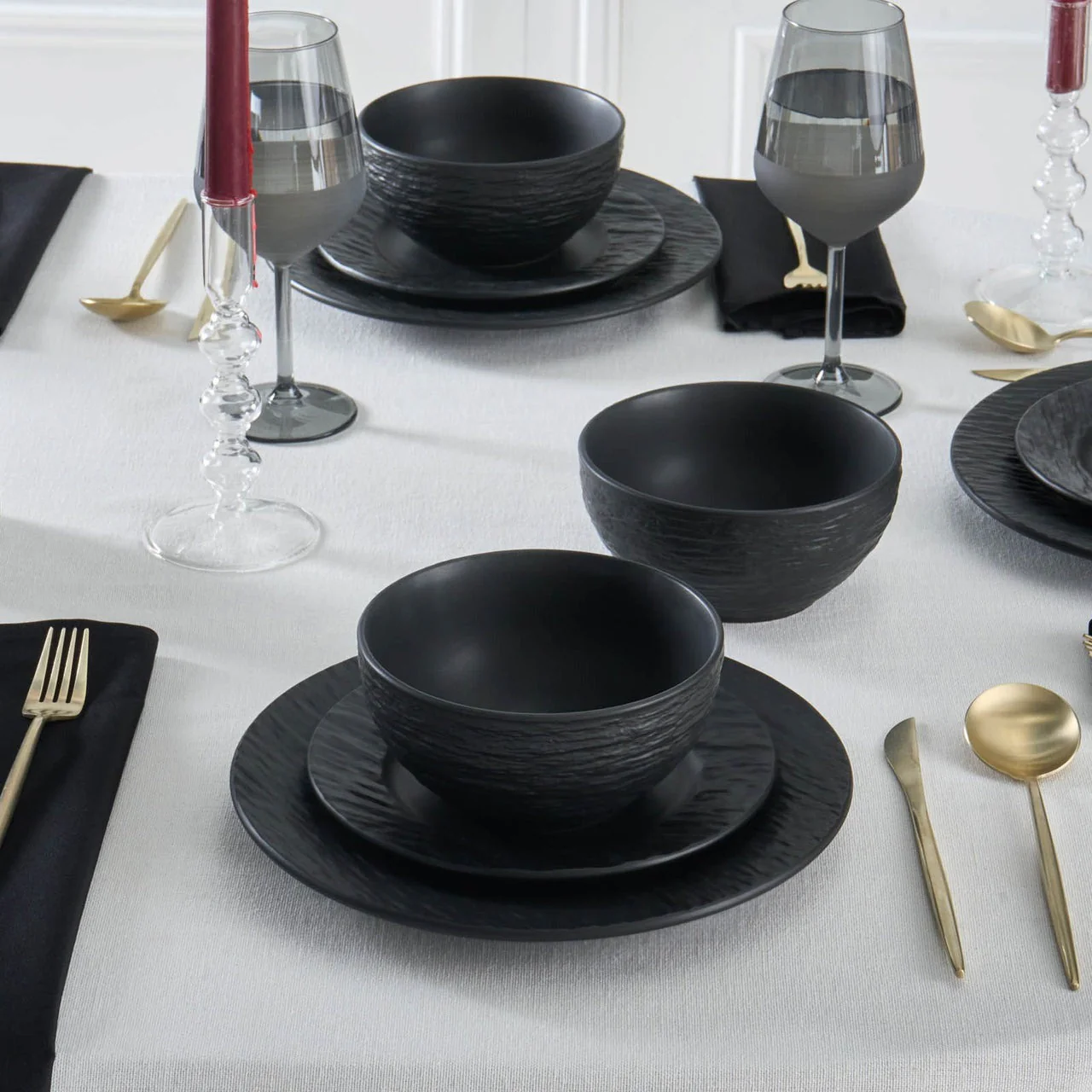 Karaca Solem Embossed - Service de Table en Grès 18 Pièces pour 6 Personnes, Noir - Image 3