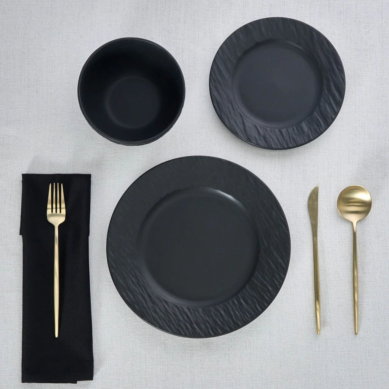 Karaca Solem Embossed - Service de Table en Grès 18 Pièces pour 6 Personnes, Noir - Image 6