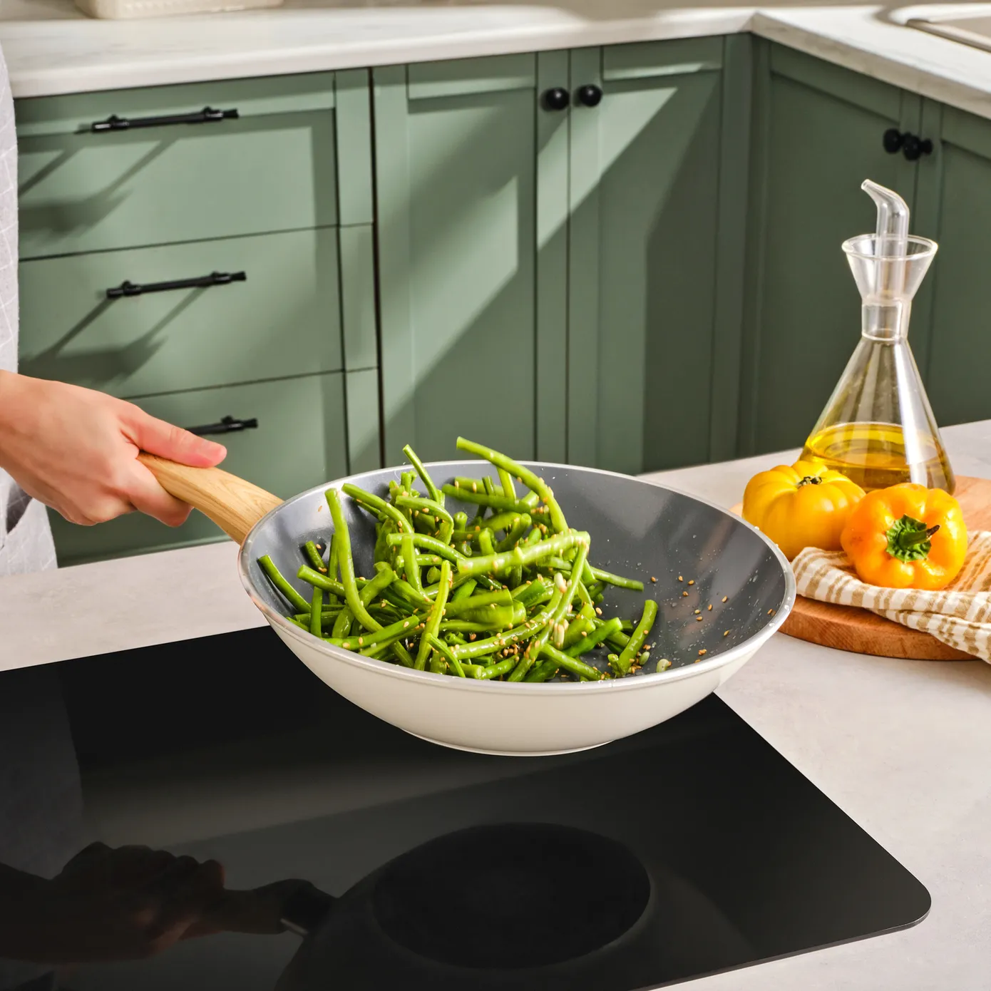 Karaca Swiss Crystal 28 Cm Wok Poêle, Crème - Image 4
