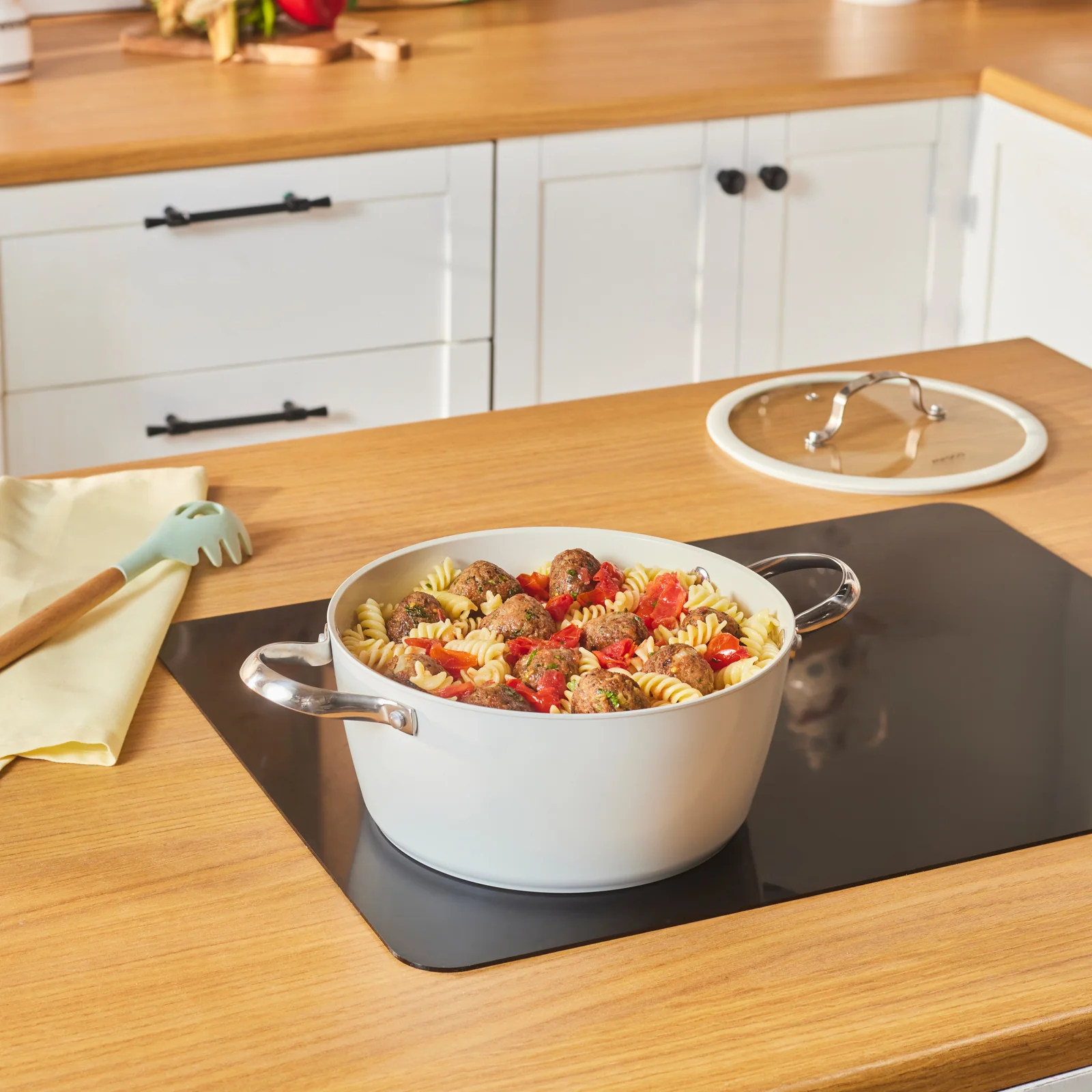 Karaca Swiss Crystal Almond Cream, Casserole avec Manche en Acier, 24cm - Image 2