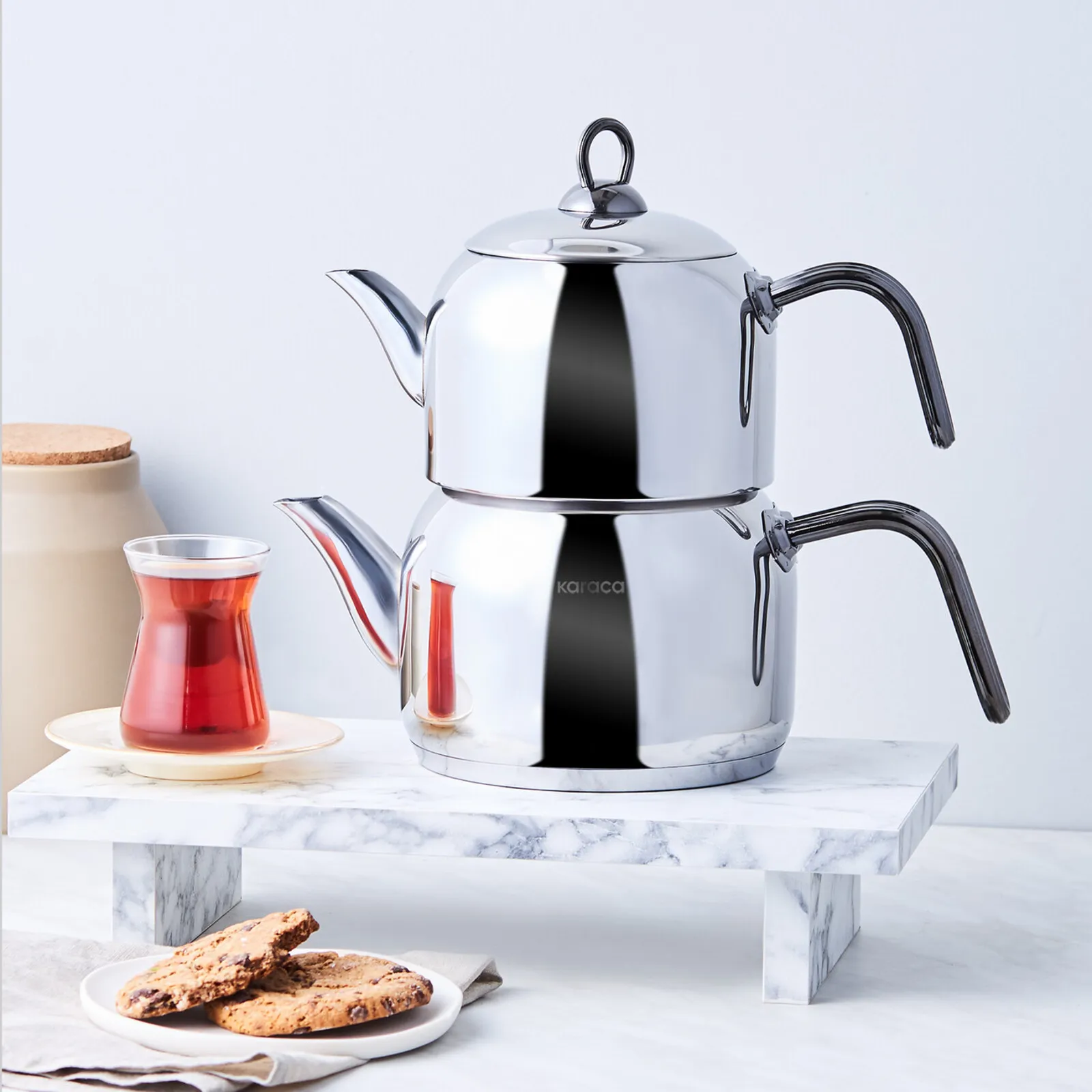Karaca Urban Théière Midi avec Base Compatible Induction, Fumé