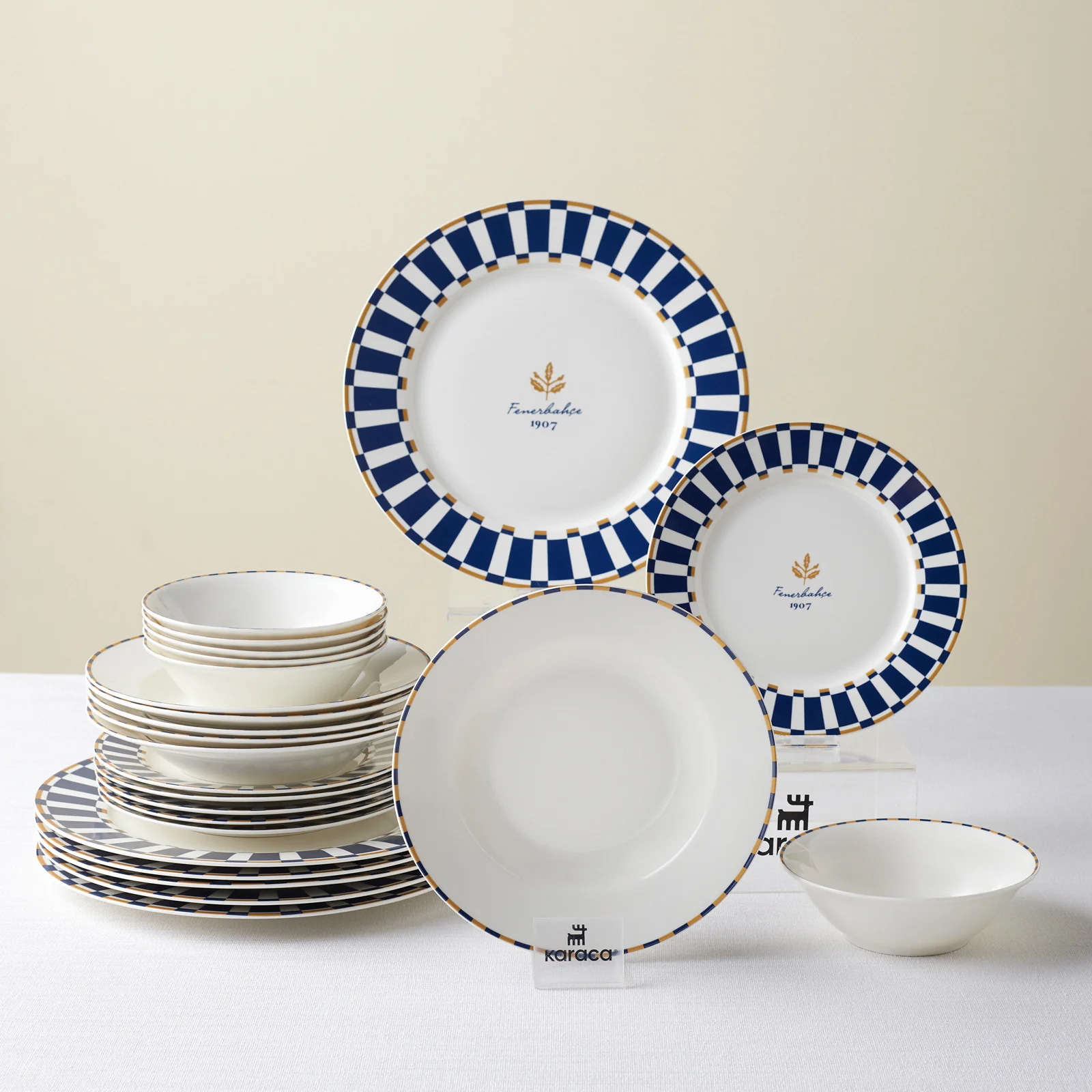 Karaca x Fenerbahçe Service de Table Forever Bone Sous Licence 24 Pièces pour 6 Personnes