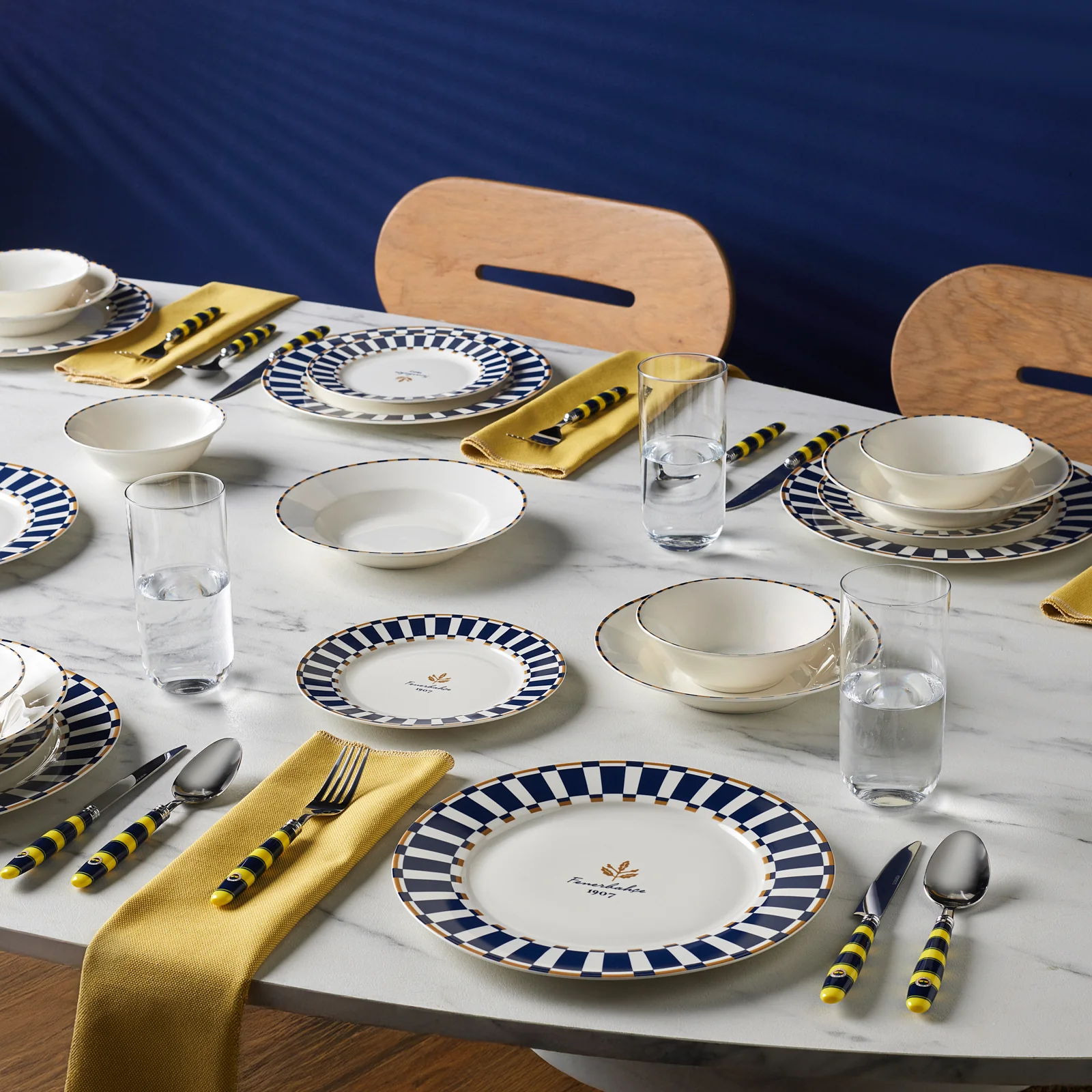 Karaca x Fenerbahçe Service de Table Forever Bone Sous Licence 24 Pièces pour 6 Personnes - Image 11
