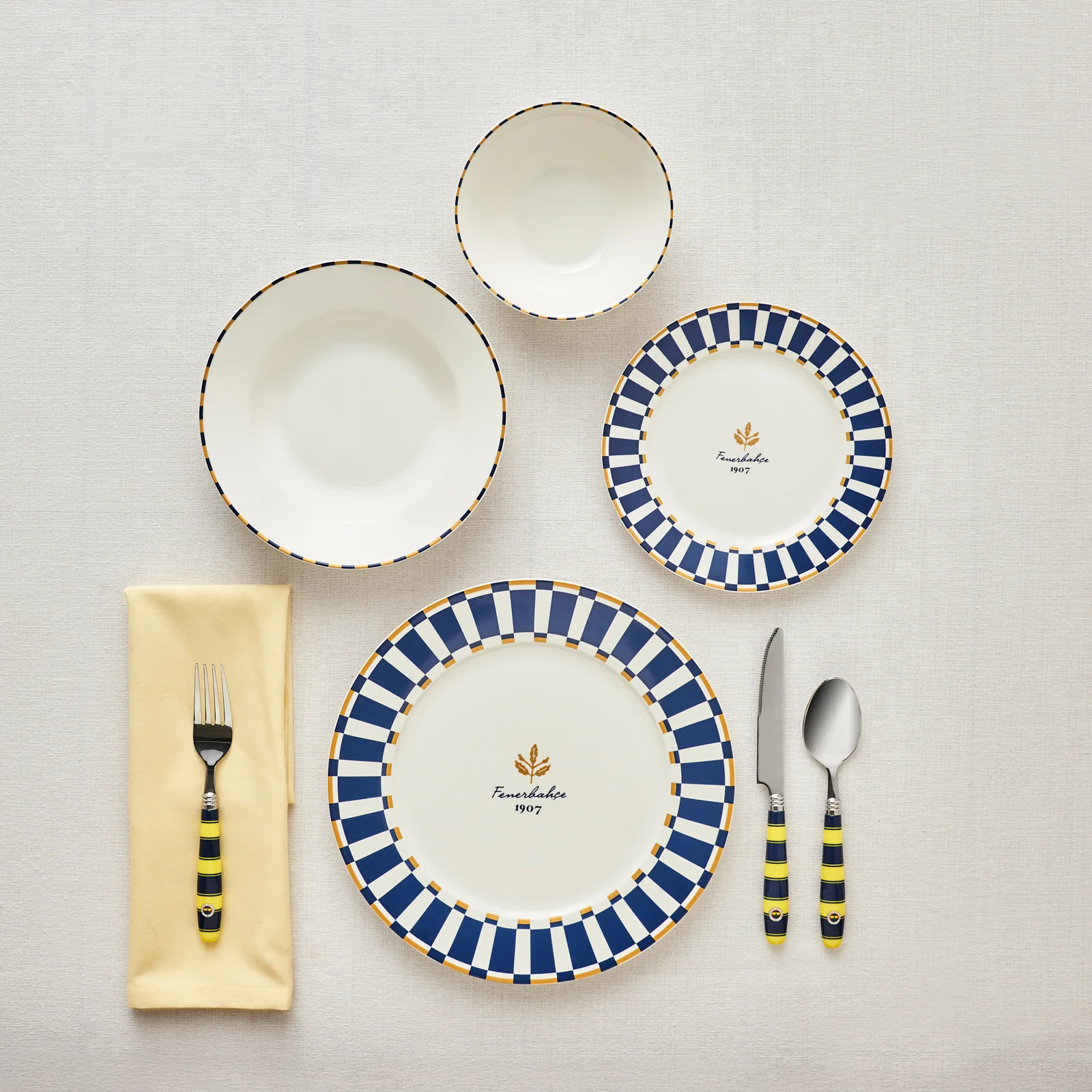 Karaca x Fenerbahçe Service de Table Forever Bone Sous Licence 24 Pièces pour 6 Personnes - Image 15
