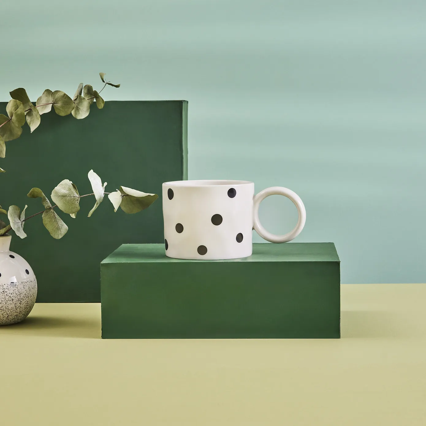 Mug Karaca Erica à pois, 370 ml - Image 2