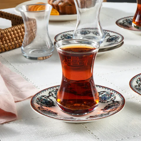 Service à Thé Turc Karaca Nakkas 12 Pièces en Bone China pour 6 Personnes, 130 ml, Rouge - Image 4