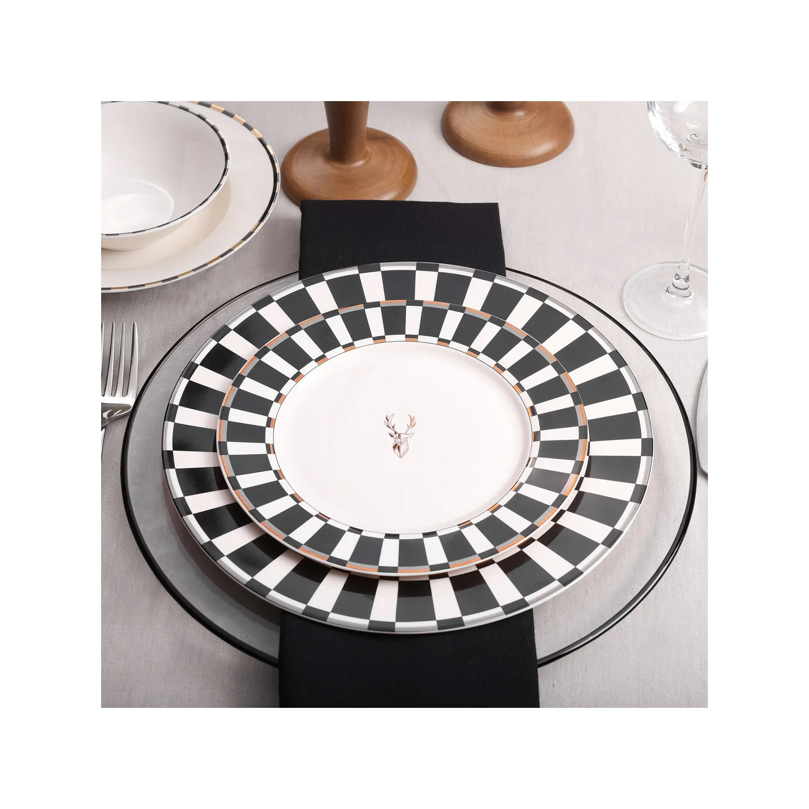 Service de table Karaca Aries pour 6 personnes, 24 pièces, noir - Image 4
