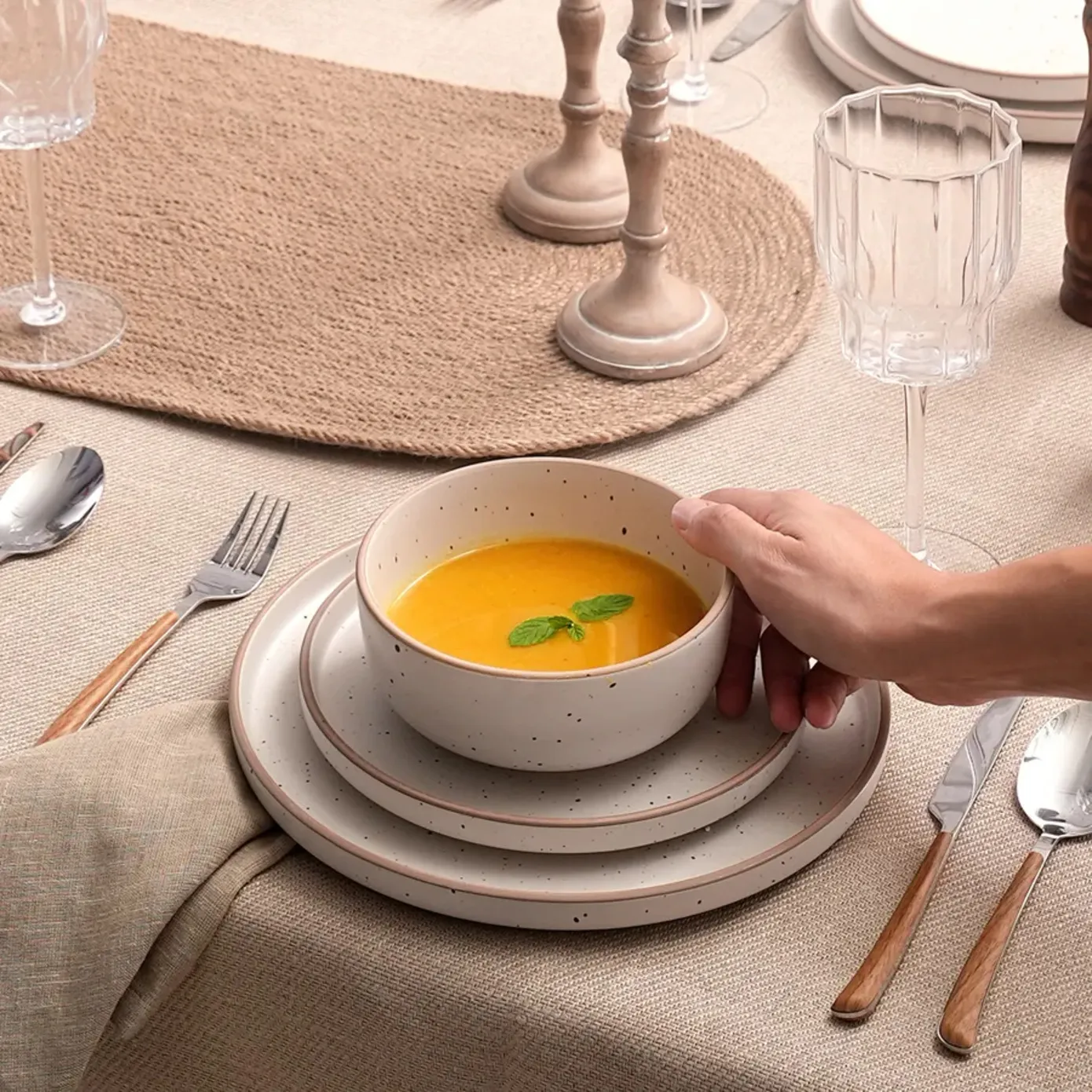 Service de table Karaca Chicago Dot pour 6 personnes, 18 pièces, Céramique - Image 3