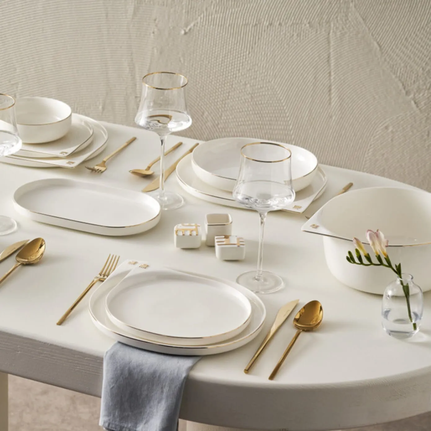 Service de table Karaca Collection Signature du 50e anniversaire Streamline Sign pour 12 personnes, 59 pièces, New Generation Bone - Image 2