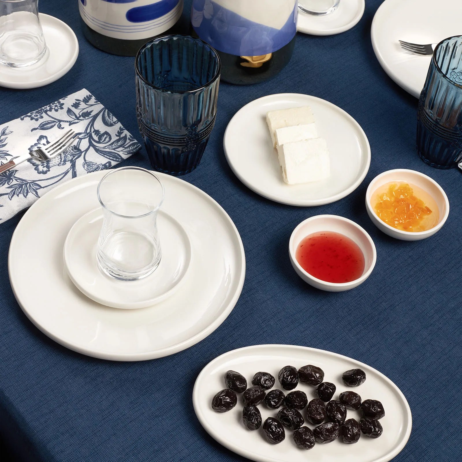 Service Petit Déjeuner Karaca Cordelia en porcelaine pour 6 personnes, 26 pièces - Image 3