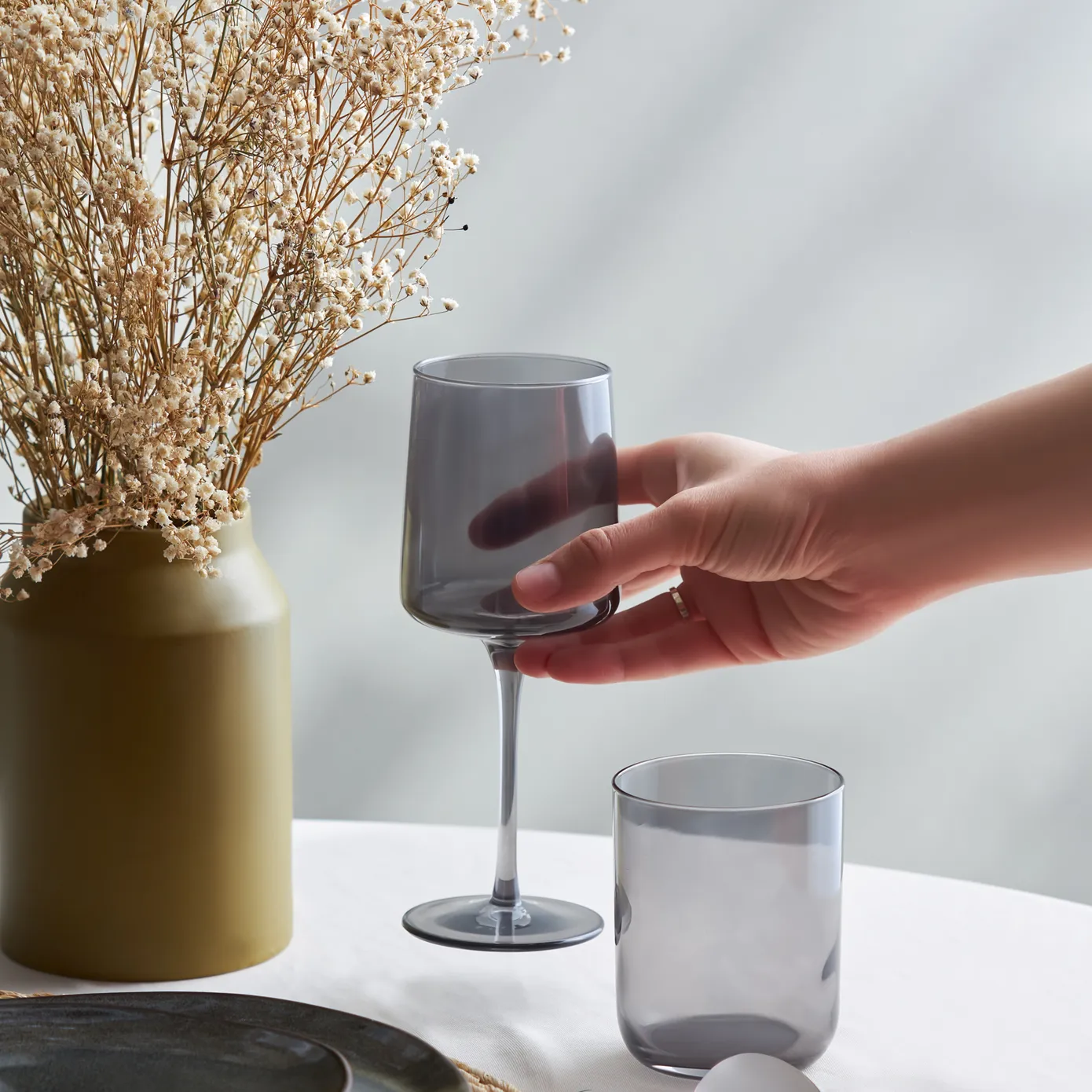 Set de verres à vin Karaca Anthracite, 3 pièces, 320 ml - Image 4
